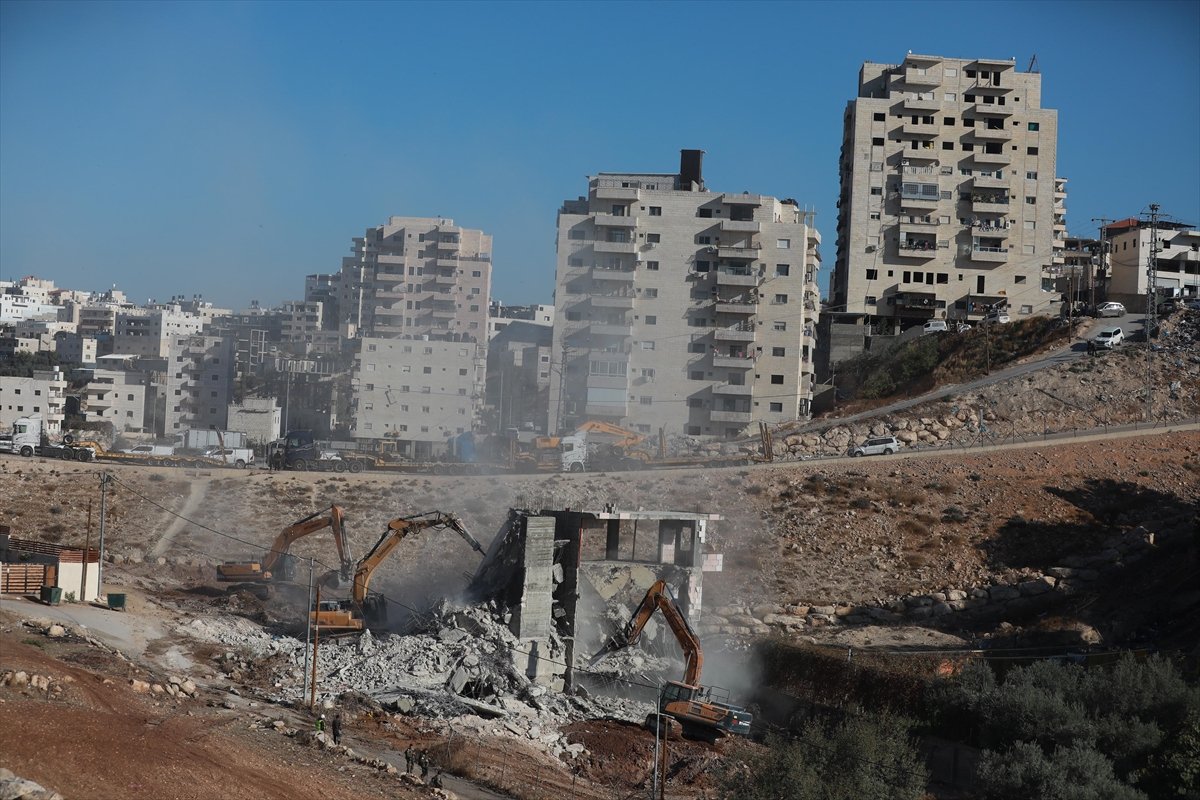 İsrail, Kudüs te Filistinlilere ait iki binayı yıktı #2