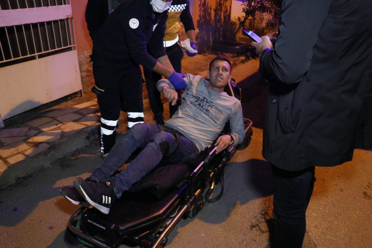 Adana da sokakta yürüdüğü sırada silahlı saldırıya uğradı #2