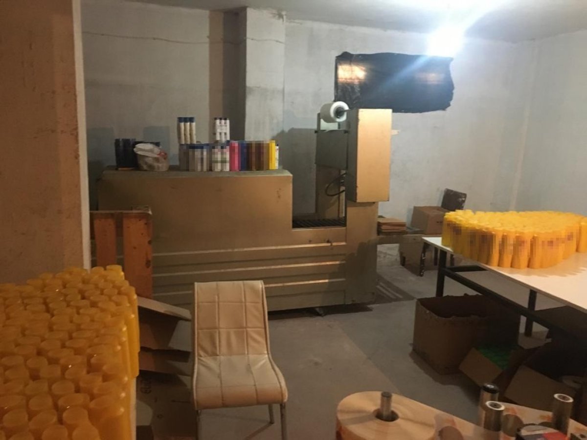 Bağcılar’da merdiven altı imalathanede, sahte şampuanlar ele geçirildi  #2