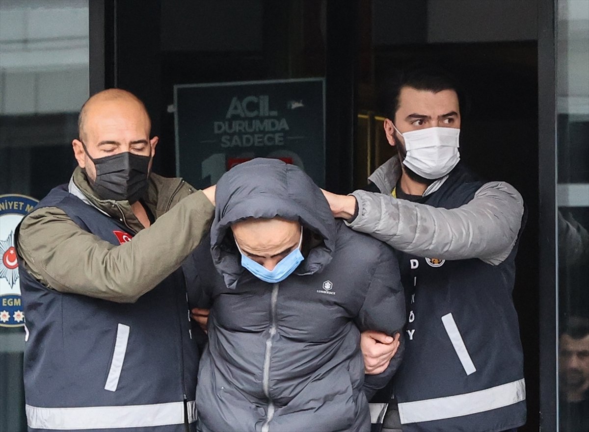 Kadıköy metrosundaki bıçaklı saldırgan tutuklandı #3