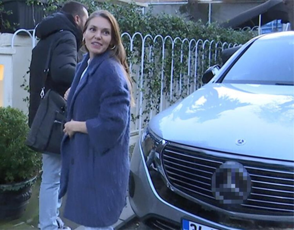 Aslı Enver, arabayı değiştirdi #1