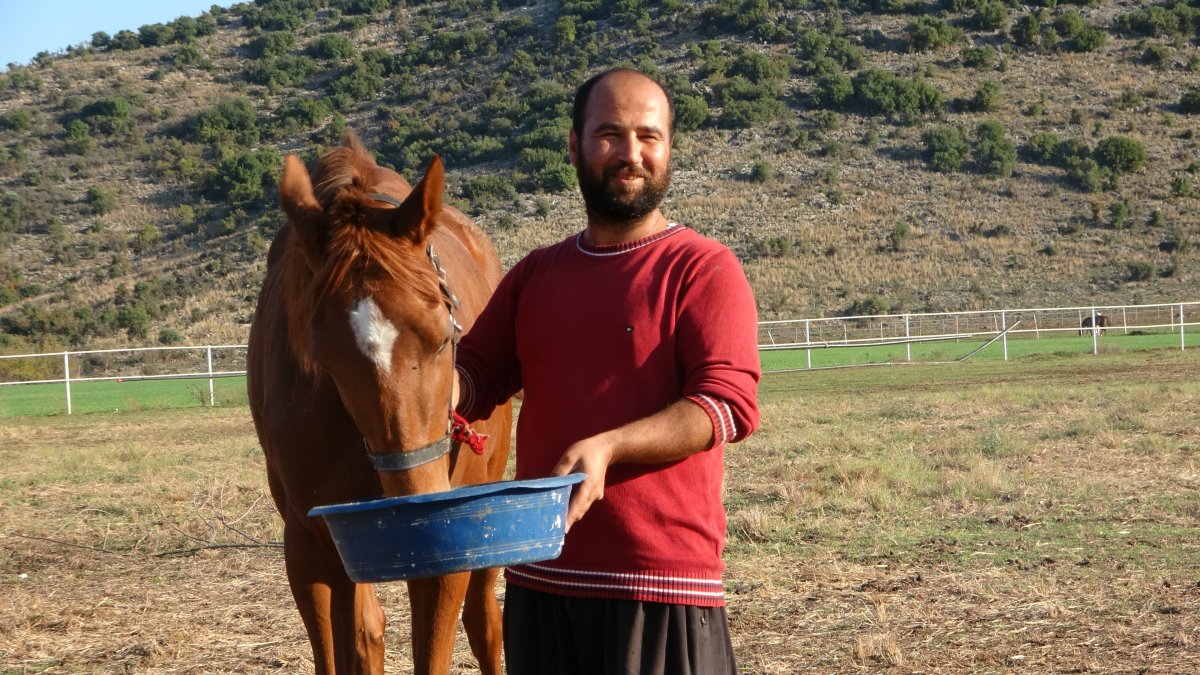 Adana da servet değerindeki atlar yoğun ilgi görüyor #1