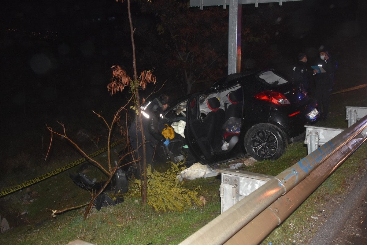 İzmir’de kaza yapan otomobilin sürücüsü öldü #1