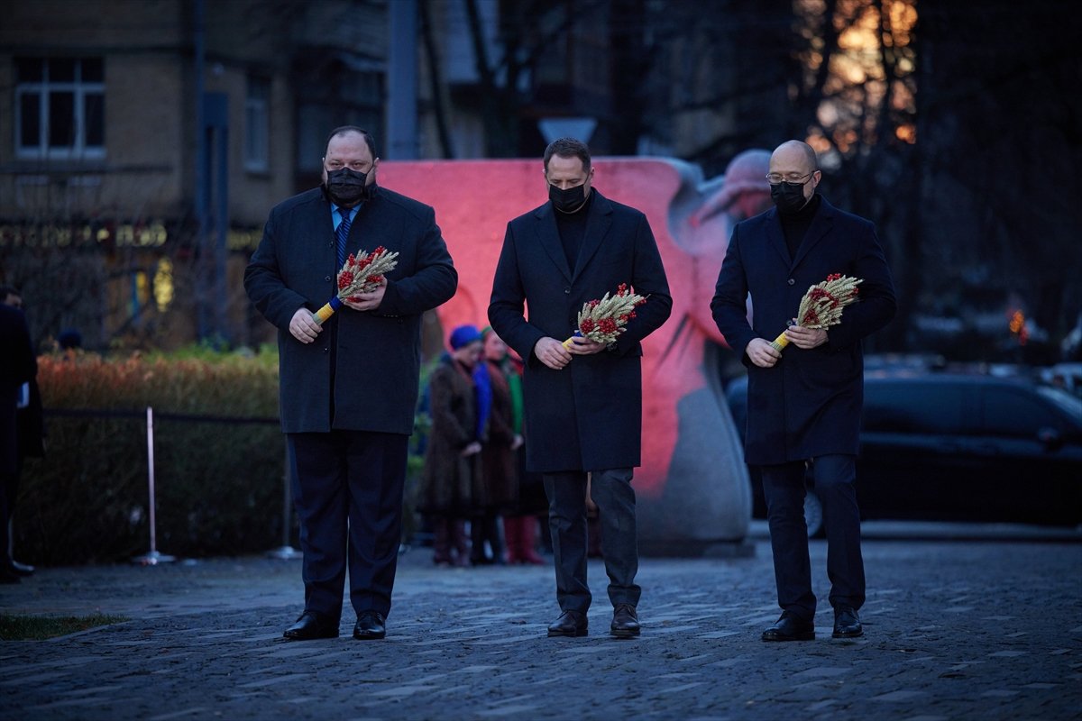 Ukrayna da Holodomor trajedisinin kurbanları anıldı #3