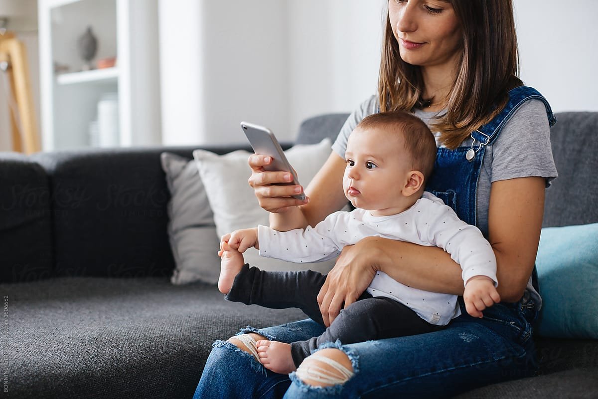 Akıllı telefon kullanım yaşı 3’e düştü #1