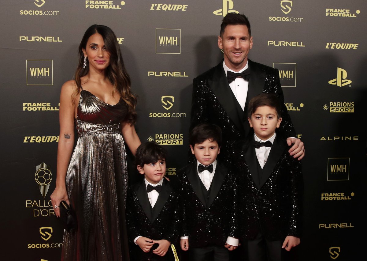 2021 Ballon d Or ödülünü kazanan Lionel Messi oldu #6