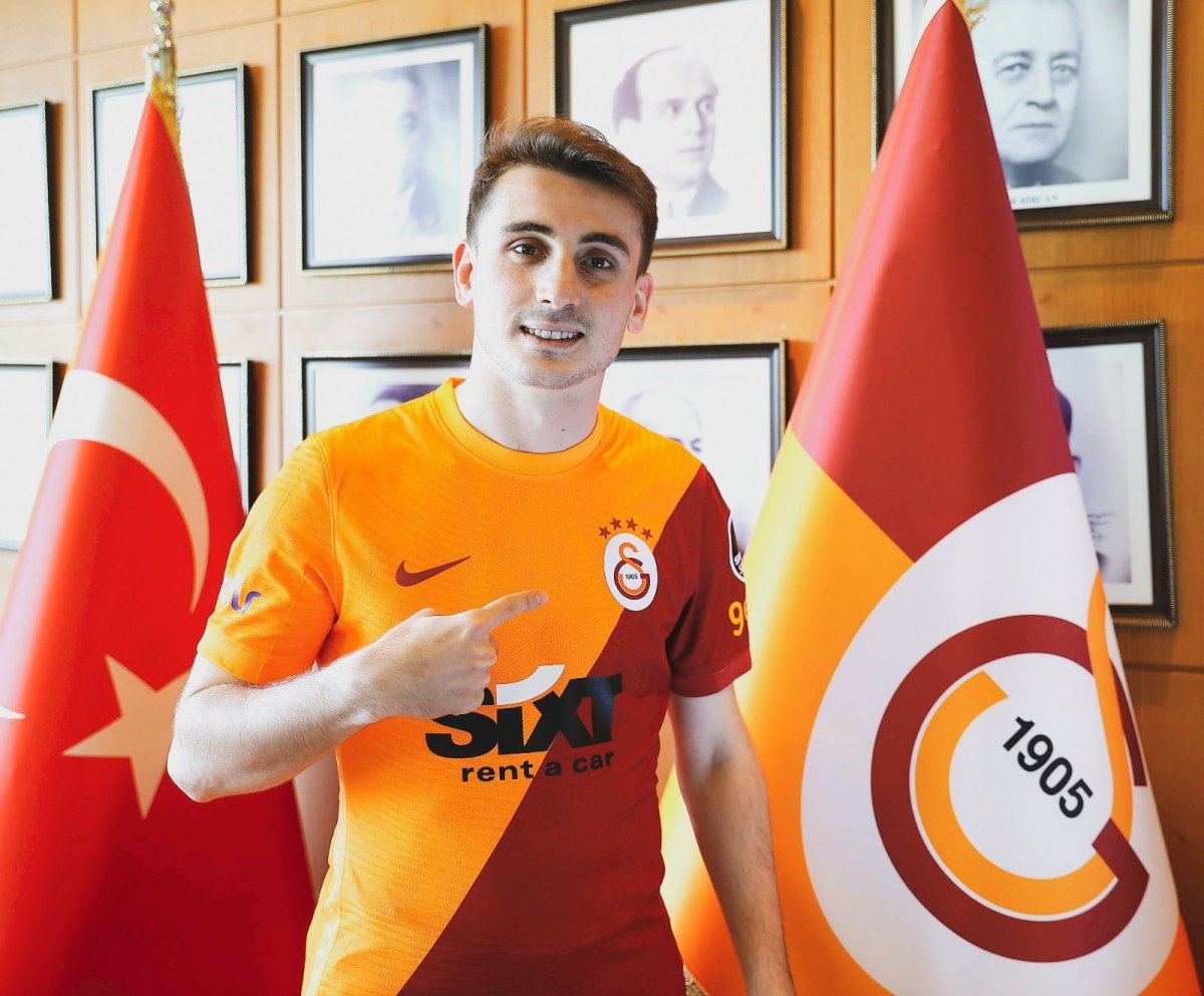 Galatasaray Kerem Aktürkoğlu ile sözleşme yeniledi #1