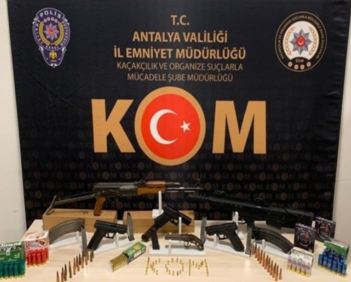 Antalya da yasadışı silah ticareti operasyonu #1