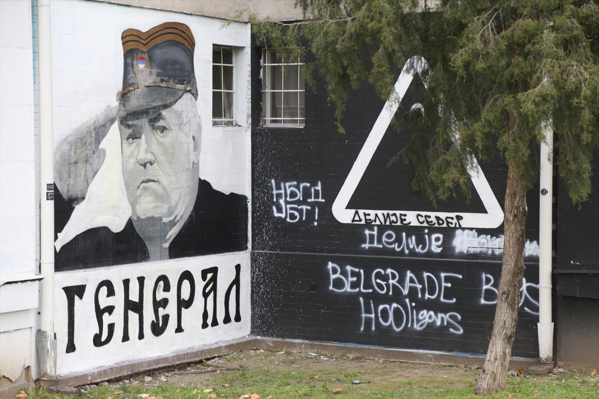 Sırbistan da Bosna Kasabı Mladic in duvar resimlerine tepkiler büyüyor #2