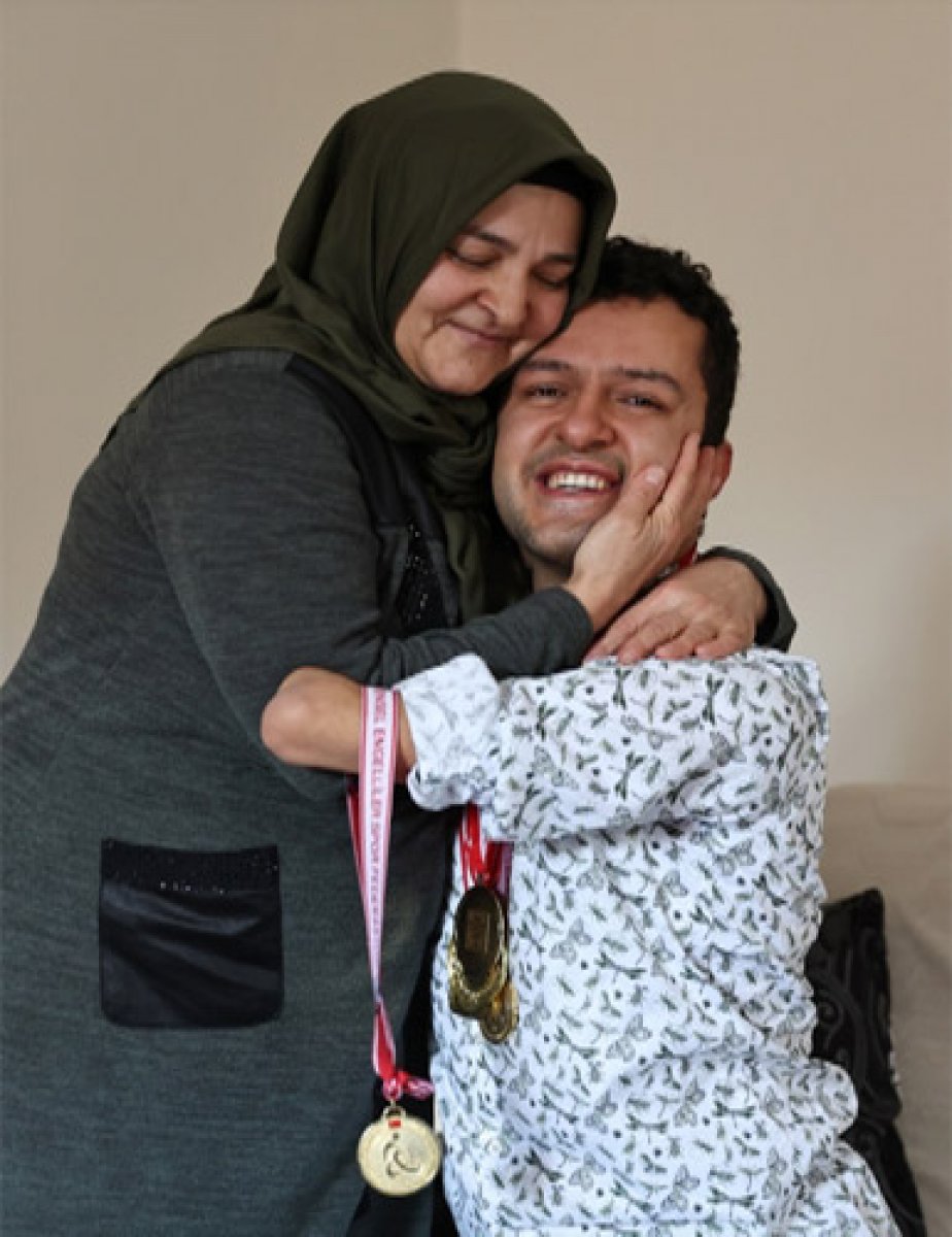 92 madalyalı engelli milli yüzücünün hayali millevetkili olmak #4