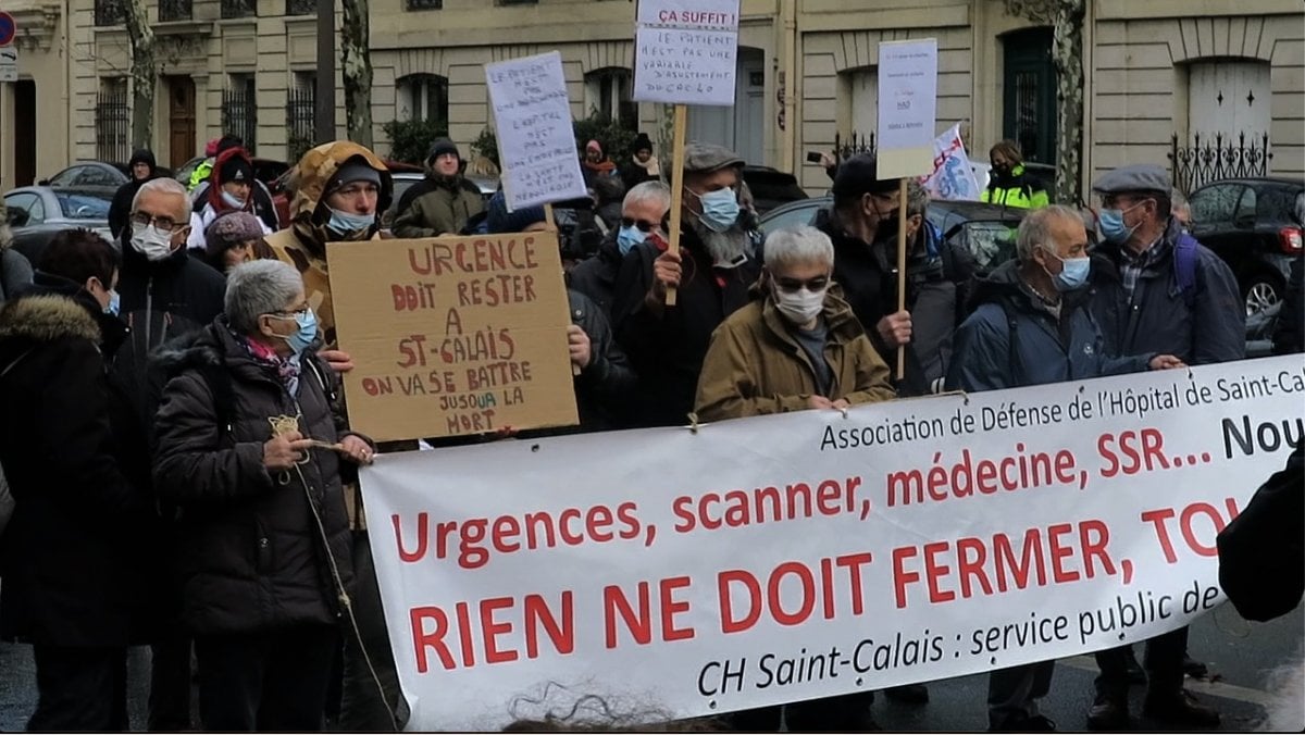 Fransa da sağlık çalışanları yeniden sokağa indi #1
