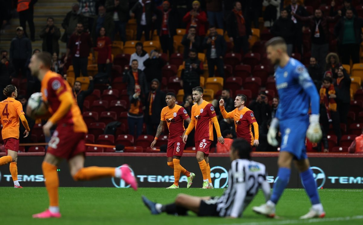 Galatasaray, Altay ile berabere kaldı #1