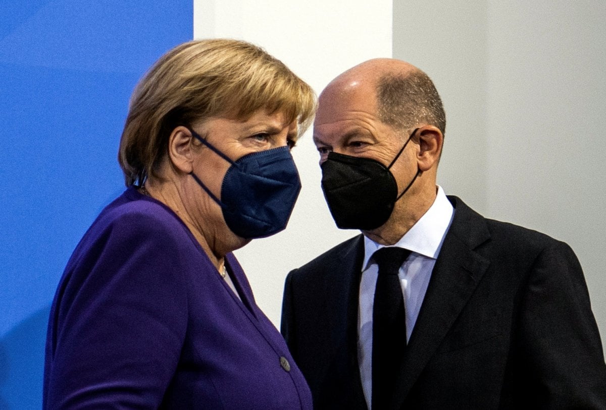 Angela Merkel: Bu sinsi virüsü ciddiye alın  #1