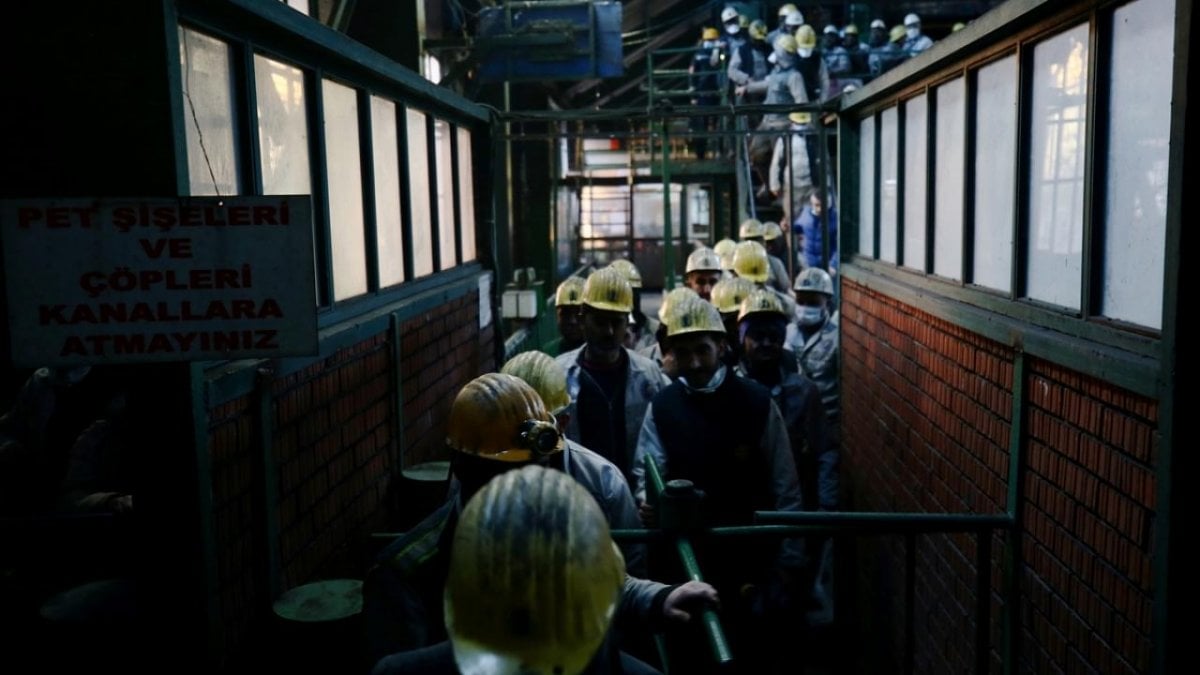 Zonguldak ta yerin altında kömür çıkaran madencilerin bir günü #6