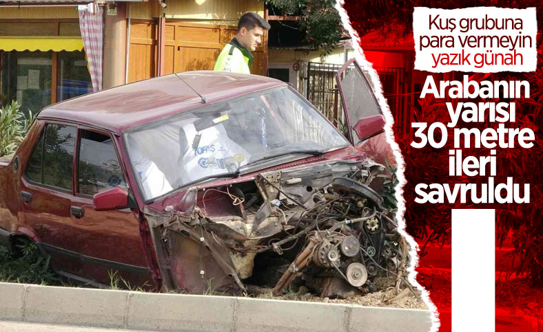 Mersin'de kaza: Otomobilin önü koptu
