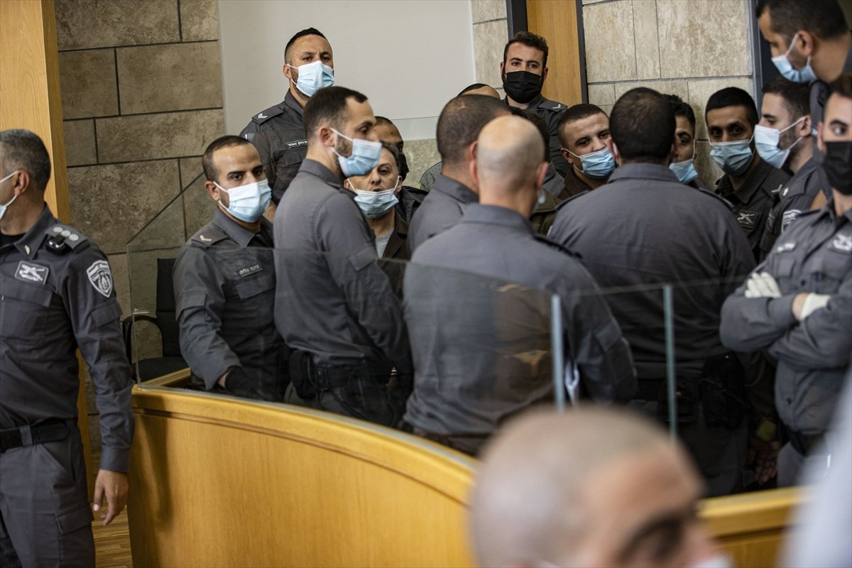 Filistinli tutuklular, İsrail polisleri tarafından darbedildi #4
