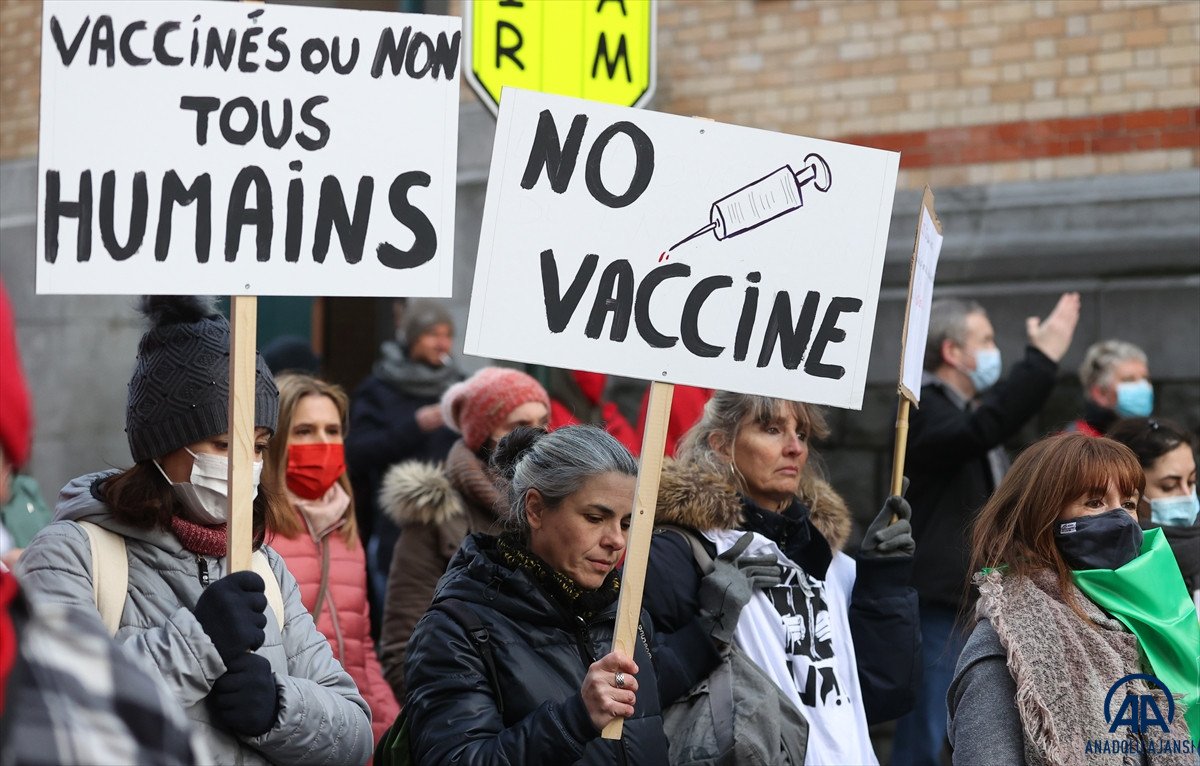 Belçika’da, sağlık çalışanlarından  zorunlu aşı  protestosu #9