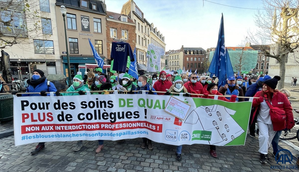 Belçika’da, sağlık çalışanlarından  zorunlu aşı  protestosu #4