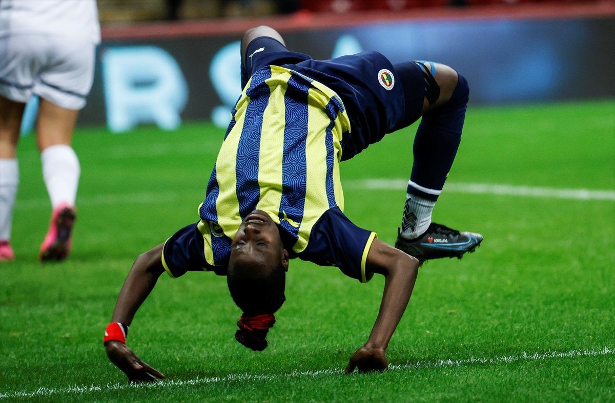 Kadın futbol maçında Fenerbahçe, Galatasaray a fark attı #5