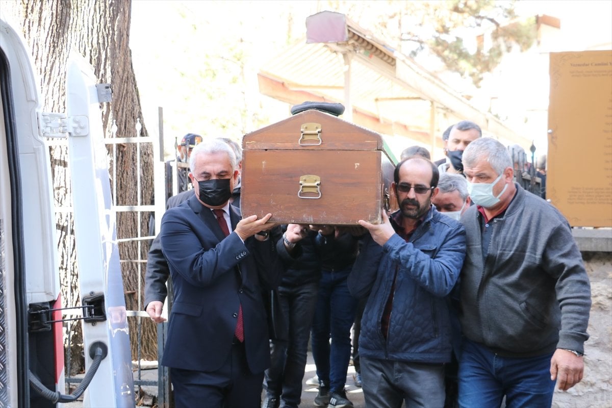 Kastamonu da 28 yıldır şehit oğlunun mezarını bekleyen baba, hayatını kaybetti #3