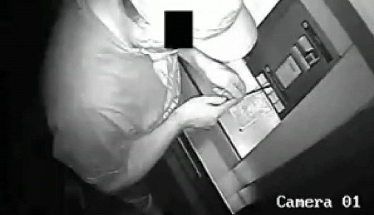 İstanbul da ATM de akılalmaz dolandırıcılık #1