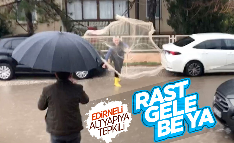 Edirne'de göle dönen yollara tepki gösteren vatandaş, balık ağı attı