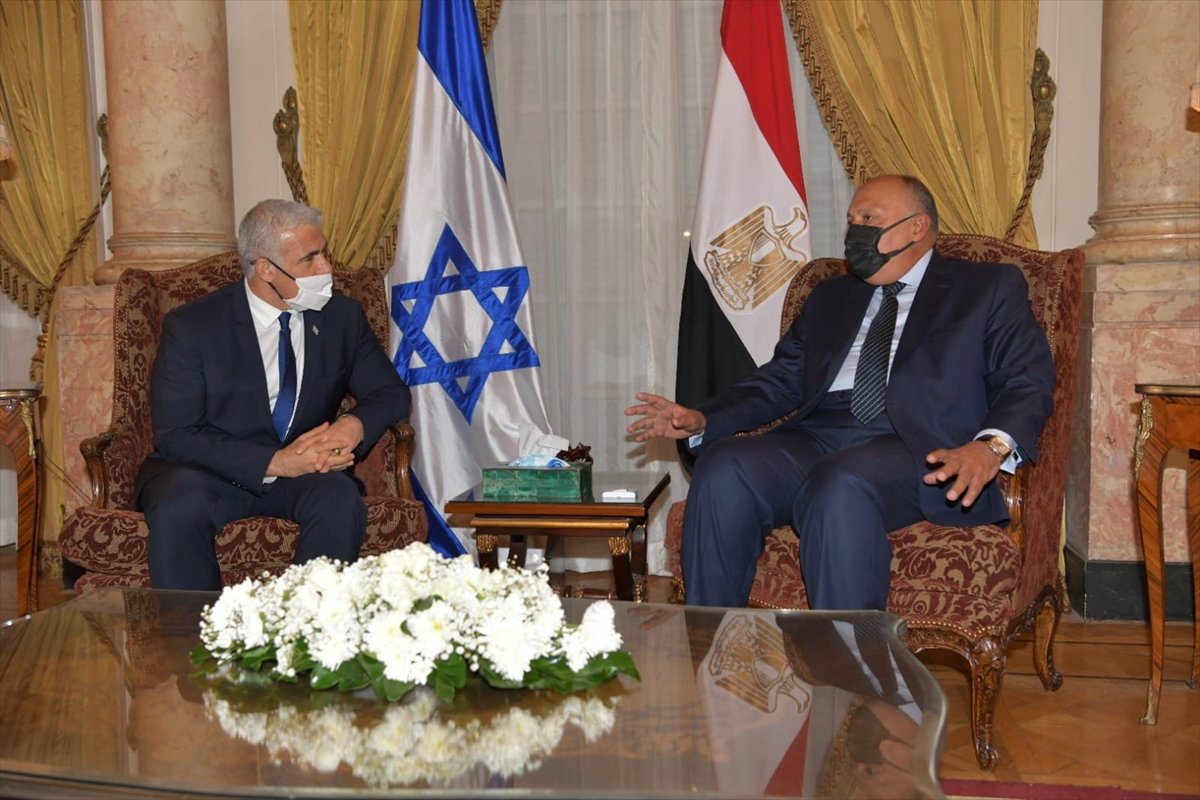 İsrail Dışişleri Bakanı Lapid, Mısır da Sisi ile görüştü #2
