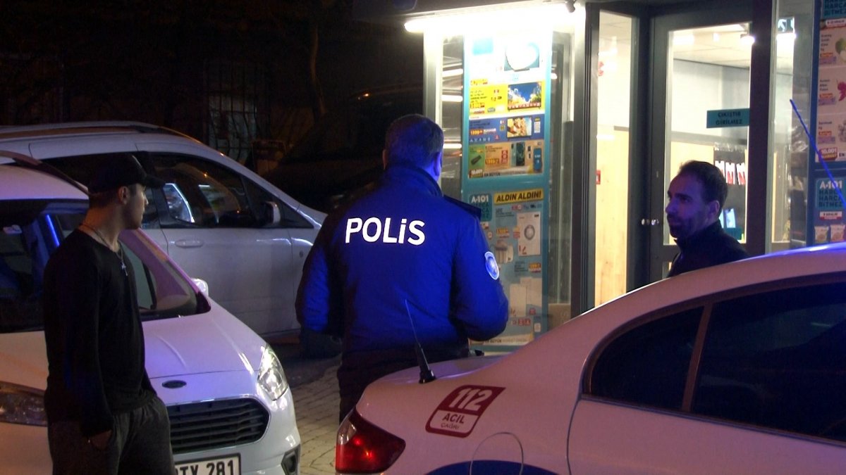 Wounds in Istanbul, stabbed cashiers in the market #4