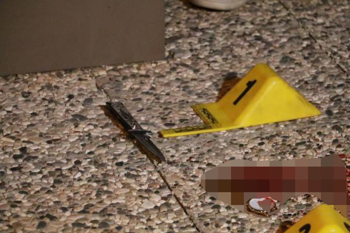 Antalya da uzman er kadın polisi sokak ortasında karnından bıçakladı #3