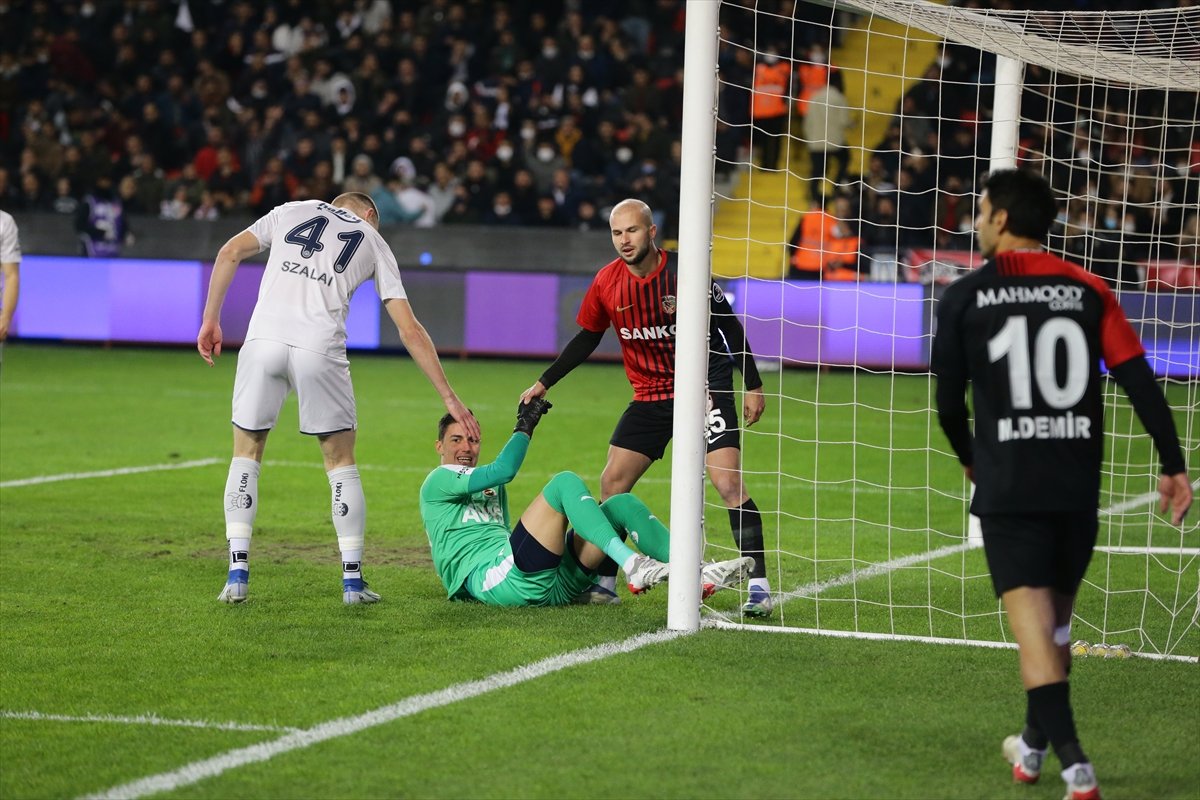 Gaziantep, Fenerbahçe yi 3 golle mağlup etti #3