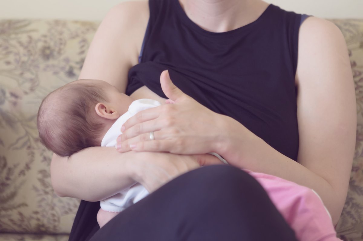 Breastfeeding mothers: Coronavirus is not transmitted through breast milk #1