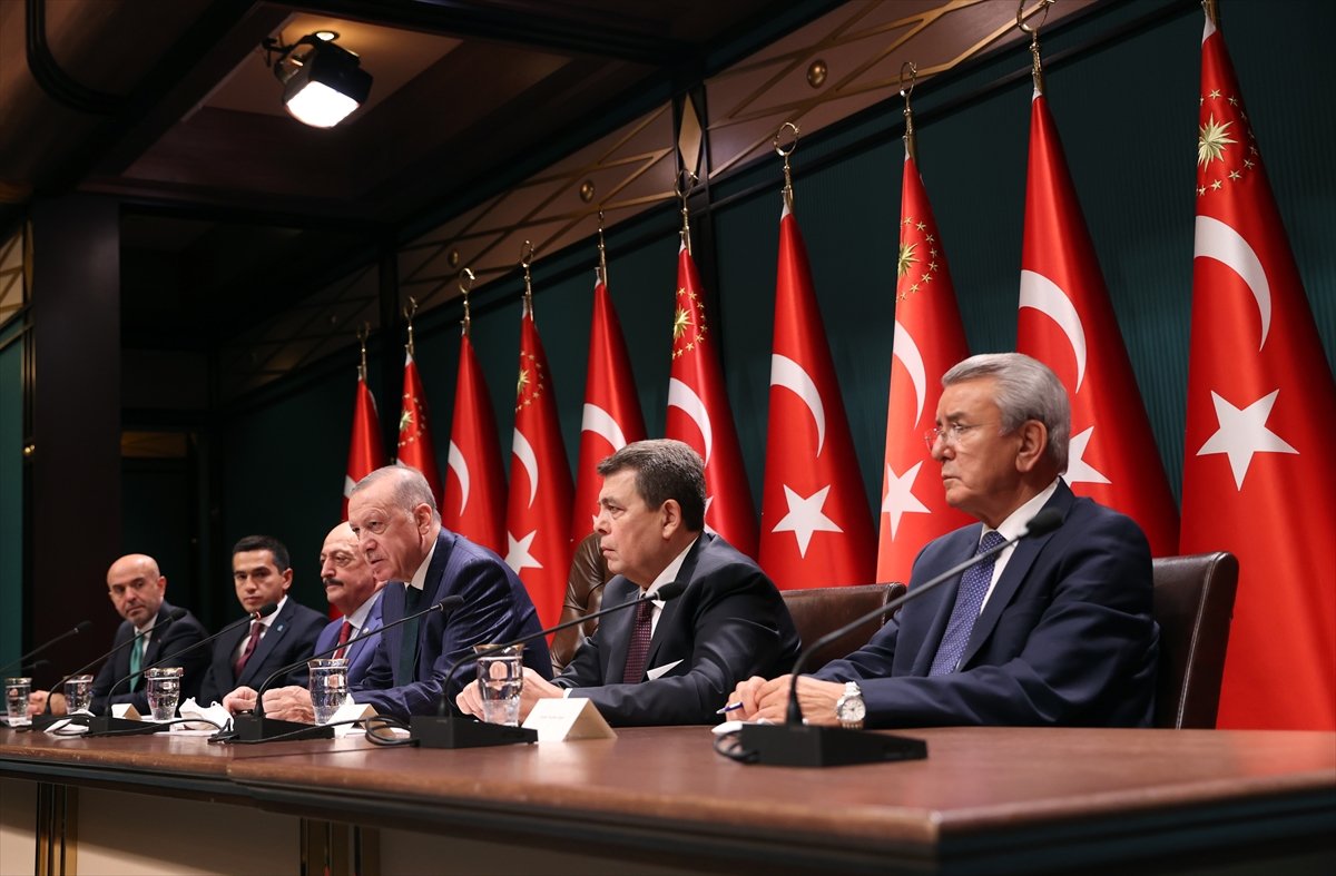 Cumhurbaşkanı Erdoğan: Asgari ücretten gelir ve damga vergisini kaldırıyoruz #1