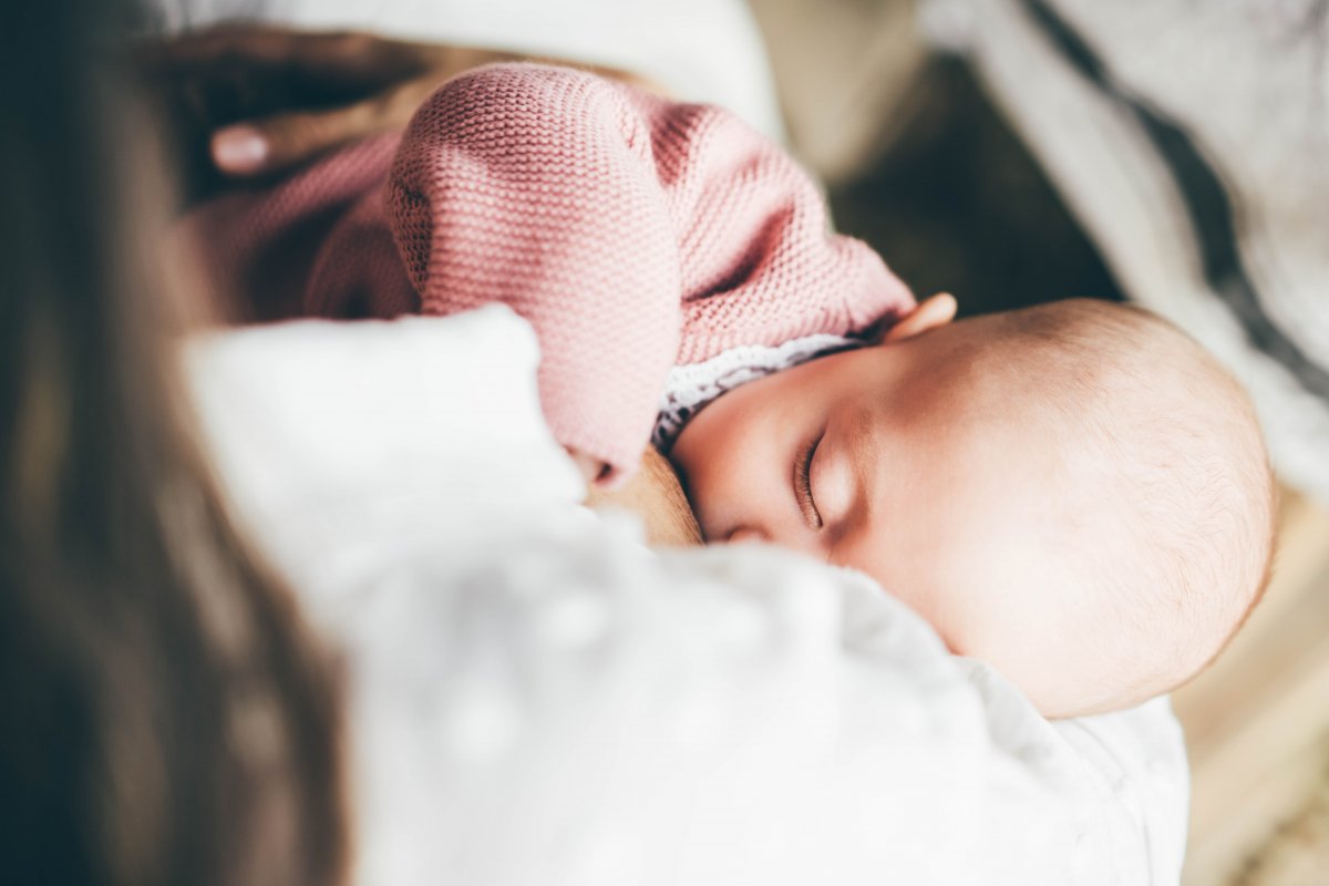 How to break babies' sucking habits while they sleep #1