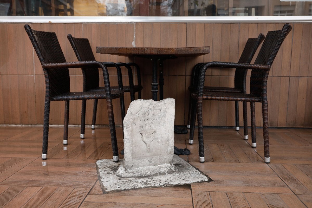 Eyüpsultan da kebapçıdaki kıble taşı ilgi görüyor #1