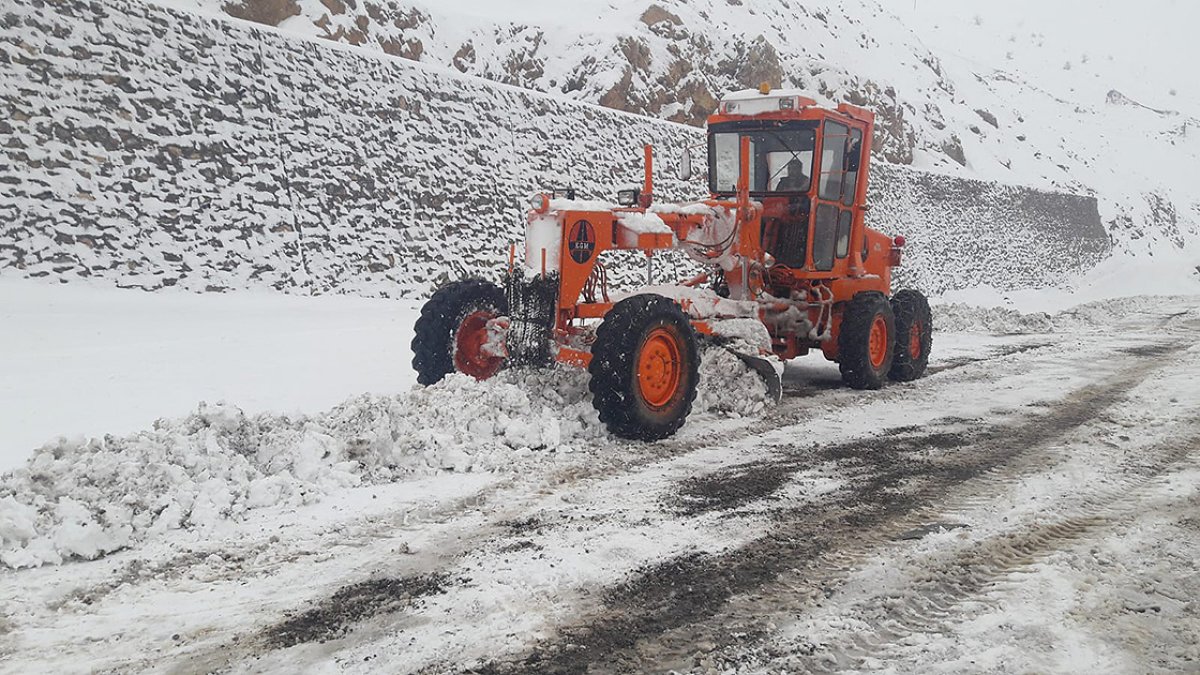 10 ilde 453 yerleşim birimine ulaşım kapandı #1