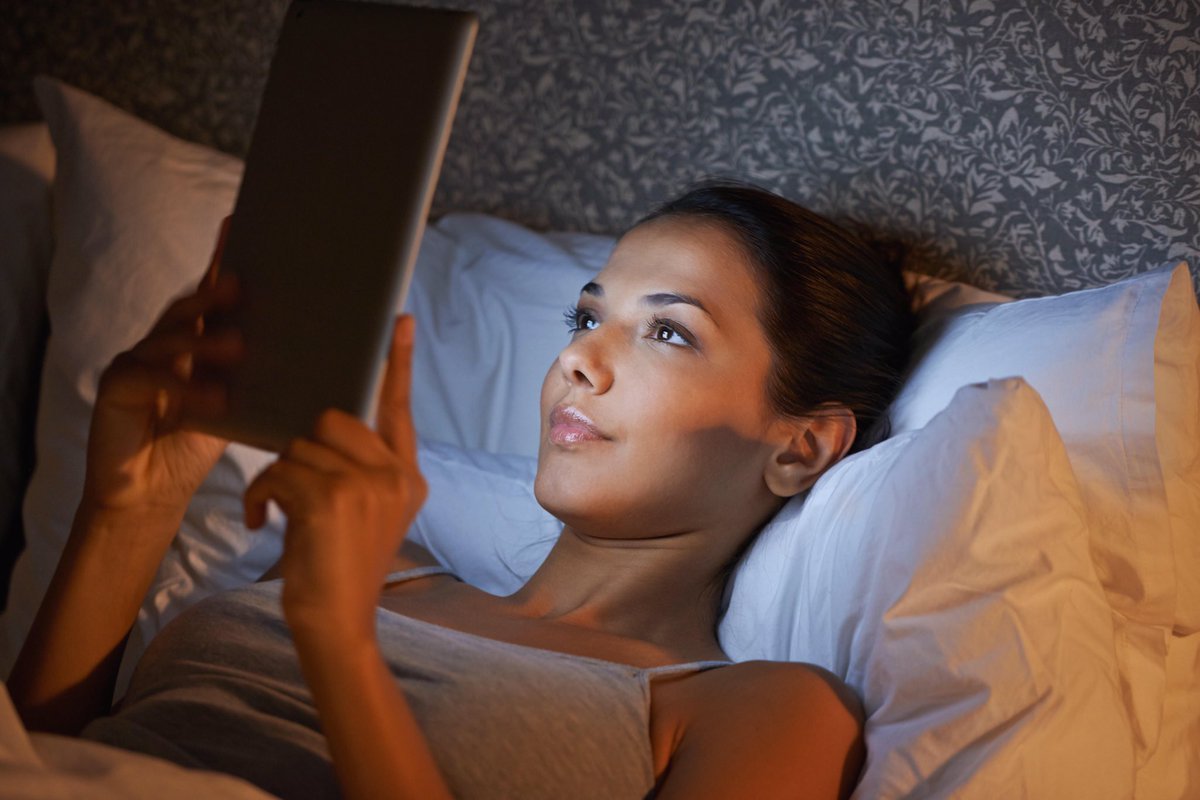 5 daily habits that reduce sleep quality #1
