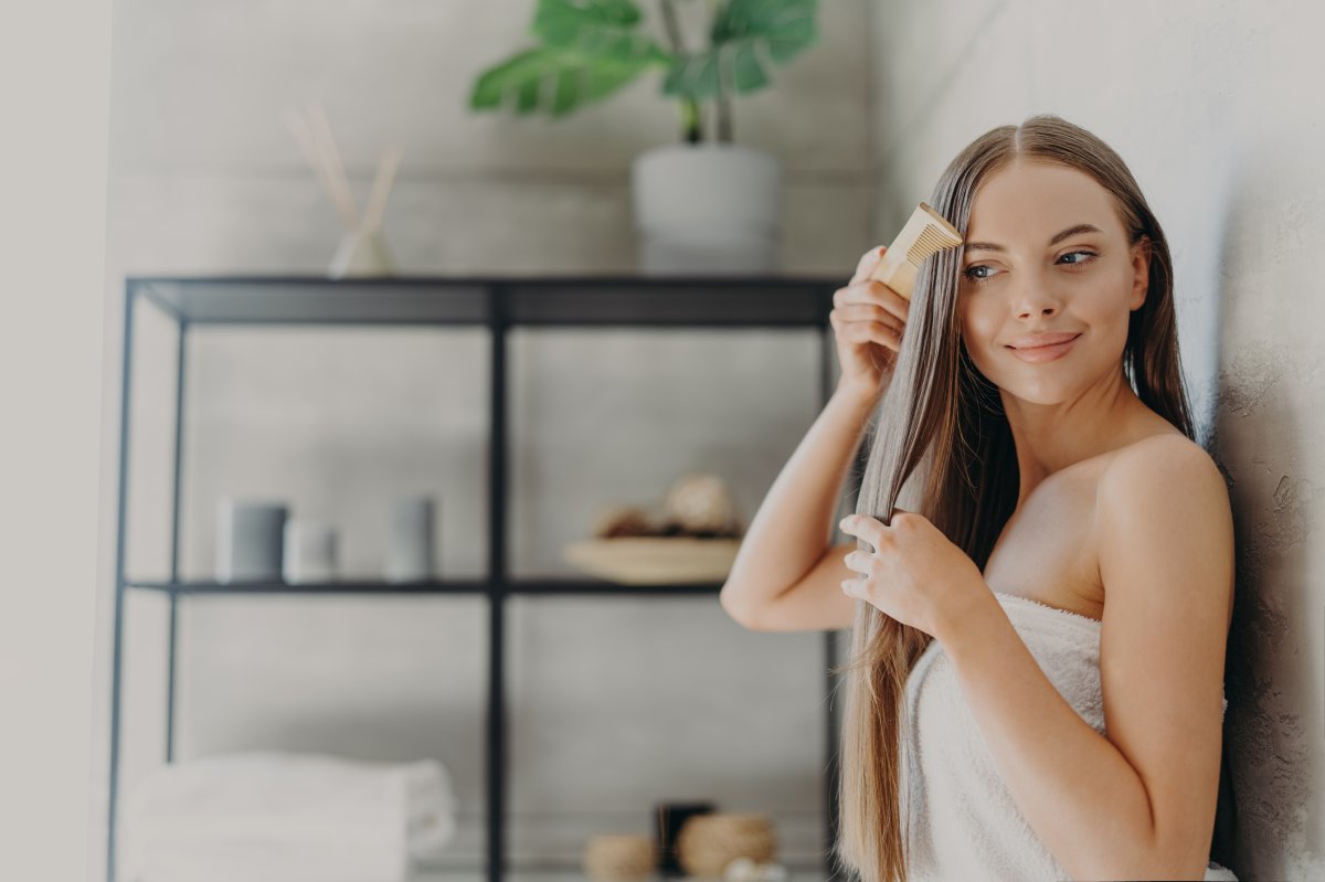 4 positive effects of rosemary oil on healthy hair #1