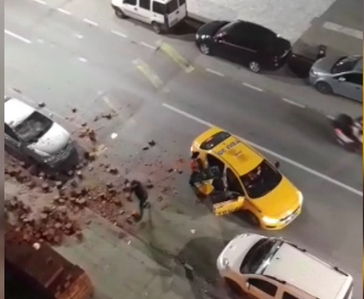 Sultangazi de tartışma sonrası otomobile zarar verdi #3