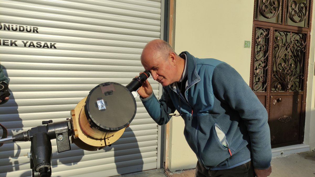 He built his own telescope in Bursa, photographed the wanderers #14