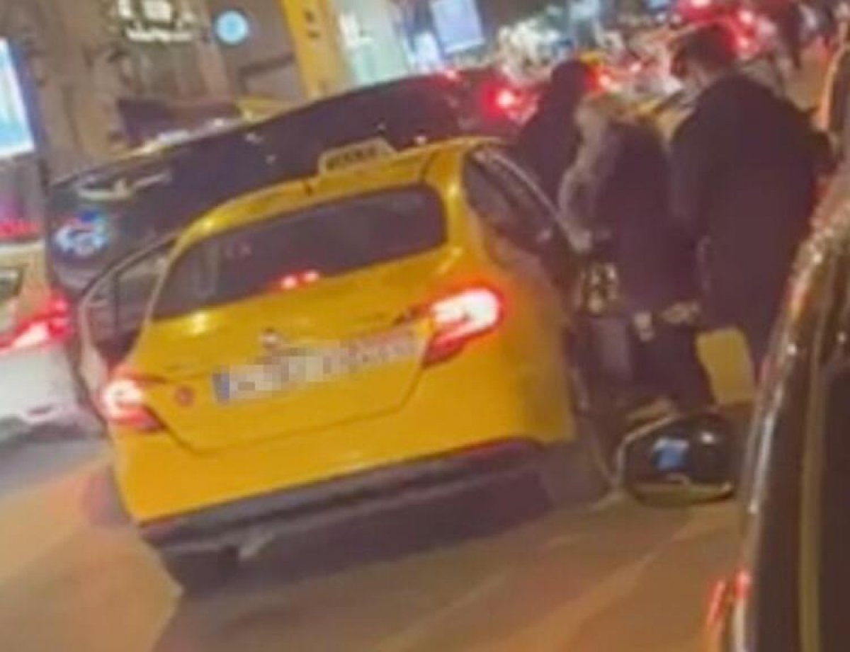 Nişantaşı nda taksi bulamayan Bülent Ersoy, bağırarak tepki gösterdi #1