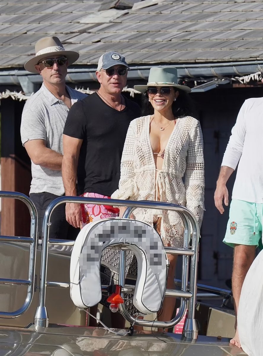 Jeff Bezos, sevgilisi Lauren Sanchez ile tatile çıktı #5
