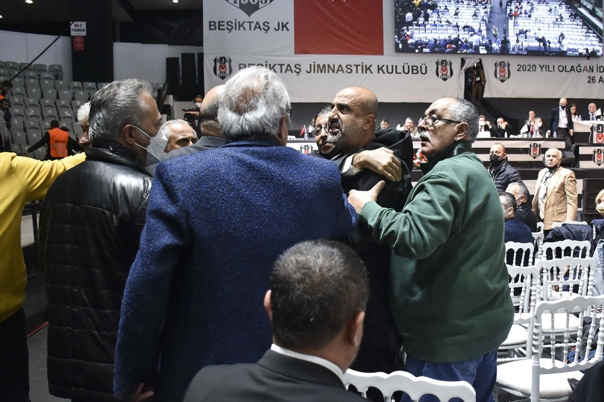Beşiktaş kongresinde kavga çıktı #6
