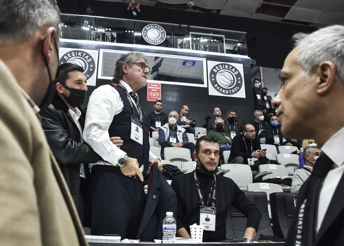 Beşiktaş kongresinde kavga çıktı #5