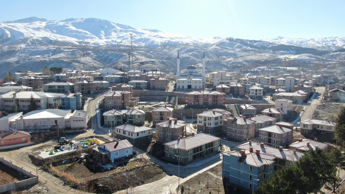 Elazığ daki depremin merkez üssü Sivrice de, TOKİ konutları tamamlandı #5