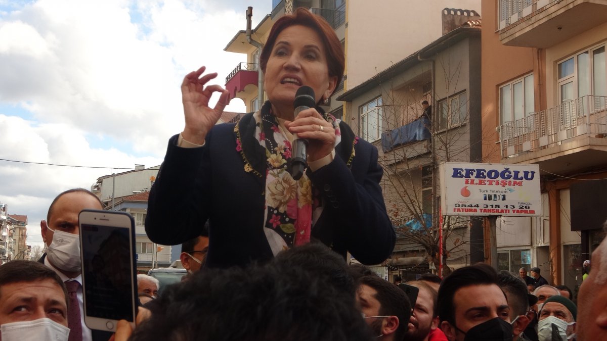 Meral Akşener, Uşak ta protesto edildi #1