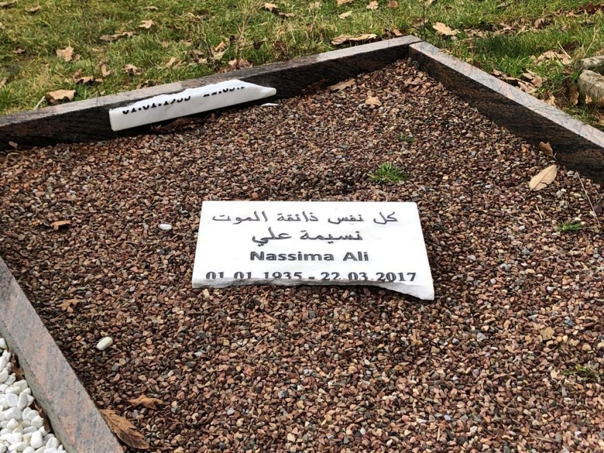 Almanya da Müslüman mezarlığına çirkin saldırı #1