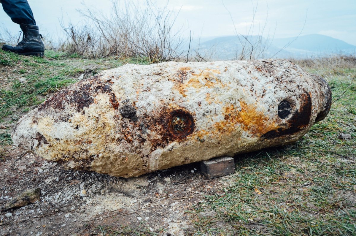 Kırım da 2. Dünya Savaşı ndan kalma bombalar patlatıldı #1