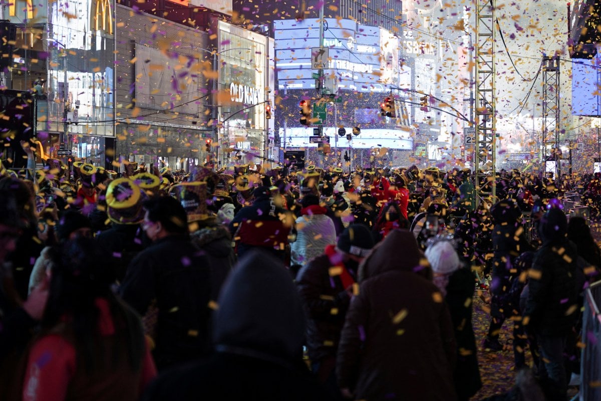 New Yorklular, 2022 yi Times Meydanı nda kutladı #1