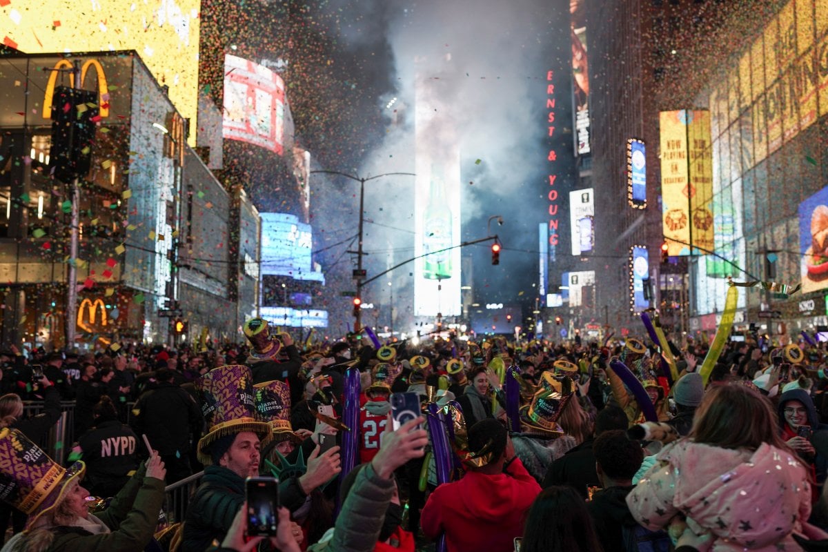 New Yorklular, 2022 yi Times Meydanı nda kutladı #4