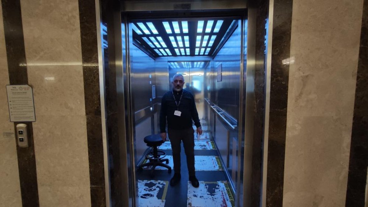 Bursa da 16 senedir 9 saat asansörde çalışıyor #6